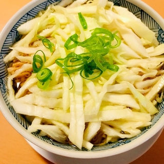 アレンジチキンラーメン●キャベツの千切りプラス